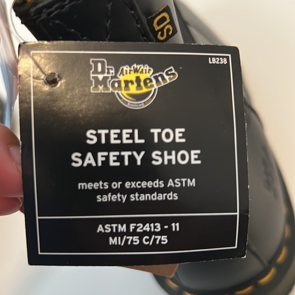 NWT Dr. Martens Fellside Steel Toe Chelsea Boots - Picture 8 of 8